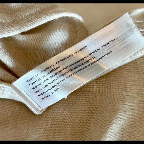 HOSS INTROPIA V-NECK IVORY SWEATER, XL but RUNS LIKE MEDIUM, GUC - Picture 9 of 10